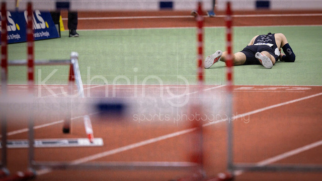 Deutsche Leichtathletik-Hallenmeisterschaften; Dortmund, 28.02.2026 | Timon Dethloff (Cologne Athletics, 323) ist frustriert, nachdem er die letzte Hürde gerissen hat; Deutsche Leichtathletik-Hallenmeisterschaften am 28.02.2026 in der Helmut-Körnig-Halle in Dortmund. 