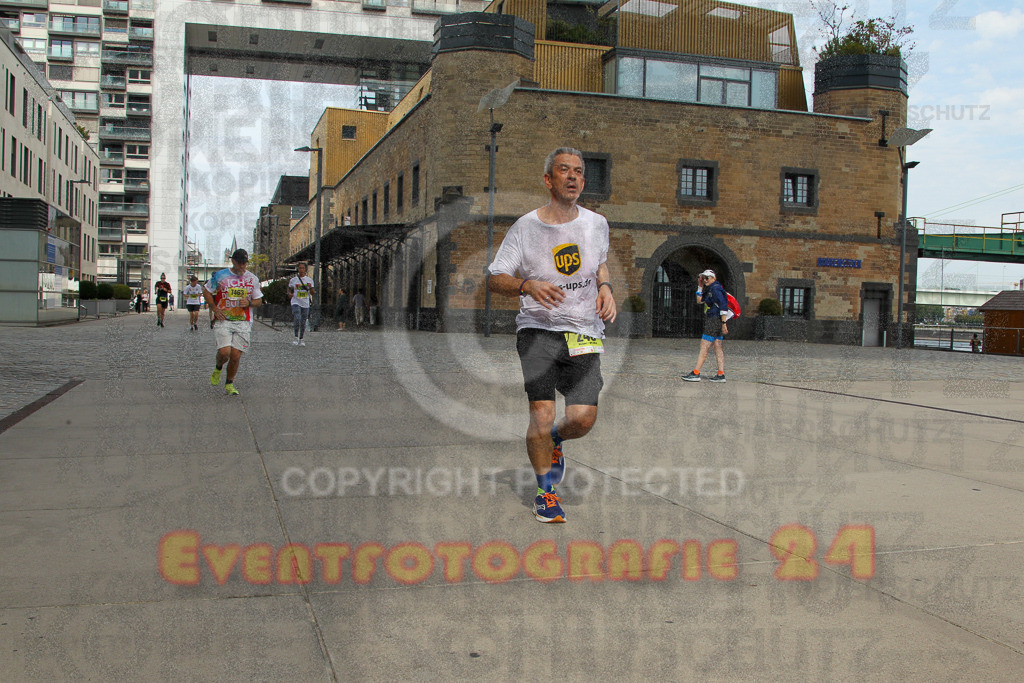 250920_1326_EV4_5524 | Sportfotografie im Rhein-Sieg Kreis, Köln, Bonn, NRW, Rheinland Pfalz, Hessen, etc. Unser Tätigkeitsfeld umfasst den Laufsport vom Volkslauf über den Marathon, Duathlon, Triathon bis zum Ultralauf wie Kölnpfad Ultra oder Schindertrail.