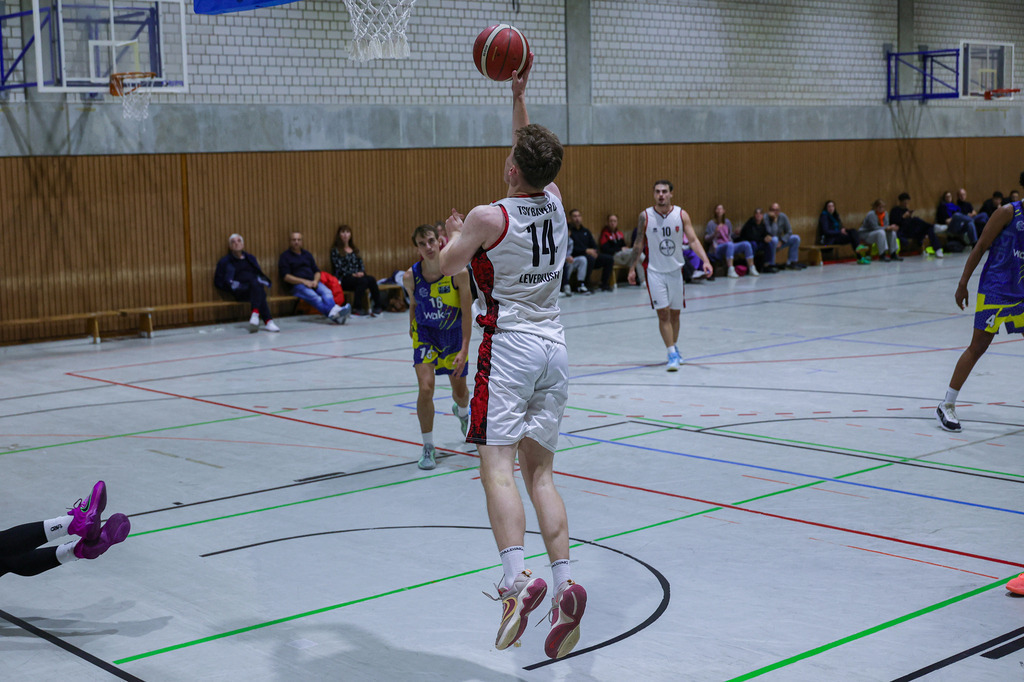 Regio BAYER GIANTS vs SV Haspe 70-50 | Fotos von Basketballspielen aus dem Raum NRW fotografiert von Gero Mueller-Laschet und Daniel Schaefer - Realisiert mit Pictrs.com