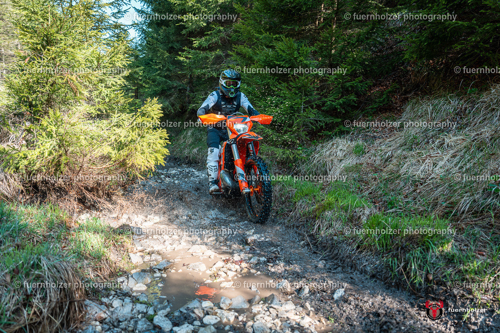 fuernholzer_250501-C1-92 | Fotografische Impressionen von der Red Stag Enduro Extreme by fuernholzer-photography.com. Endurosport in Österreich fotografisch festgehalten von fuernholzer. Auftragsfotografie für Private, Gewerbefotos und Industriefotografie. Eventfotografie, Sportfotografie und Motorsportfotografie. Anbieter von Fotoworkshops, Fototraining, fotografischen Vorträgen und Fotoseminaren.