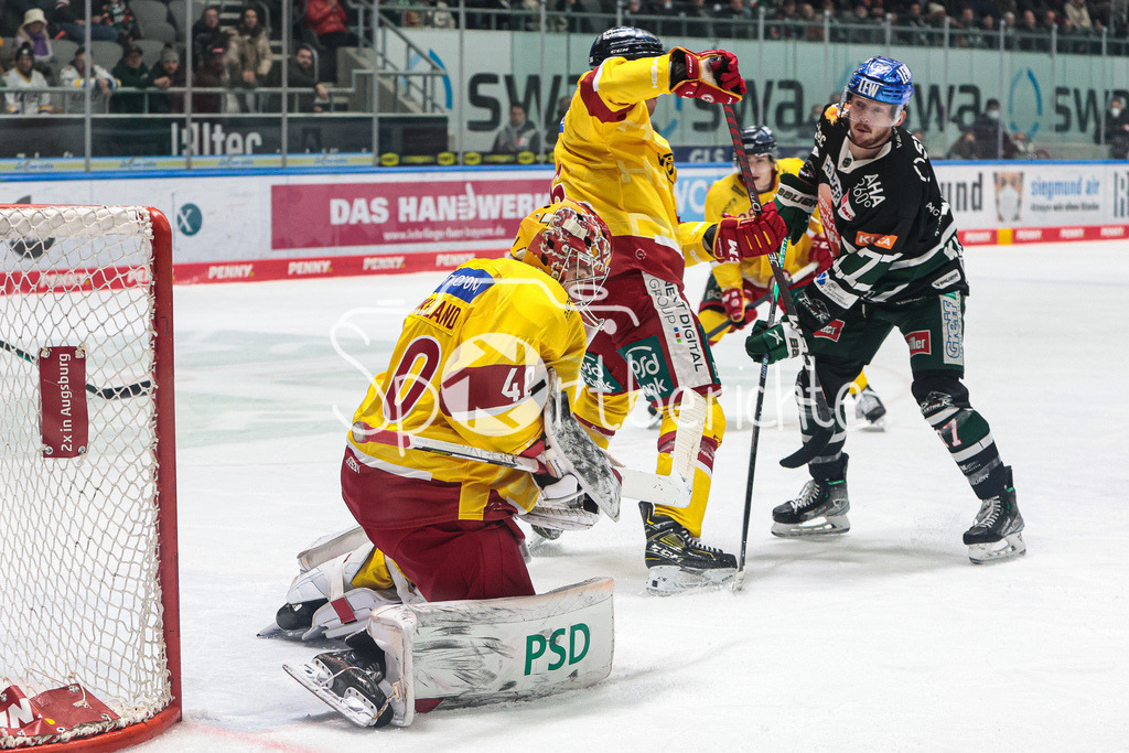 Augsburger Panther - Duesseldorfer EG | Henrik HAUKELAND (DEG #40) vereitelt eine Chance der Hausherren