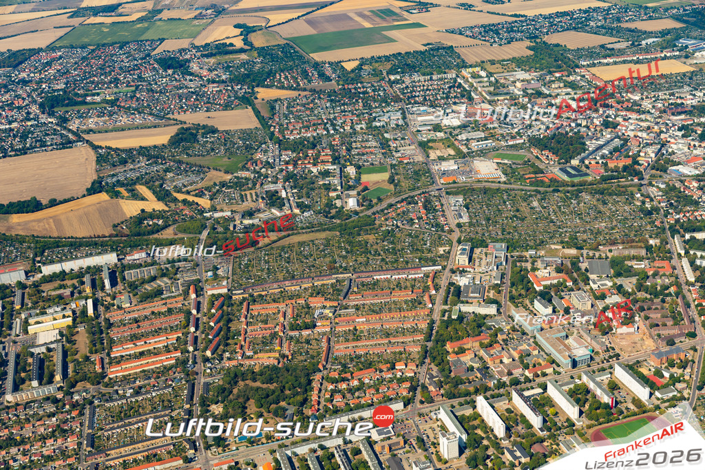 Die Luftaufnahme Reform - Magdeburg wurde 2022 vom Flugzeug aus (keine Drohne) erstellt. Hohe Auflösung -für große Poster und Wandbilder geeignet - Garantiert!