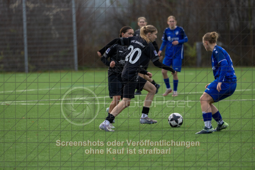 20251129_140820_0019 | #,1.FC Donzdorf (schwarz) vs. TSV Münchingen (blau), Fussball, EnBW-Oberliga B -Juniorinnen, 12. Spieltag, Saison 2025/2026, Kunstrasenplatz beim Lautertal Stadion, Süßener Straße 16, 73072 Donzdorf, 29.11.2025 - 14:00 Uhr,Foto: PhotoPeet-Sportfotografie/Peter Harich