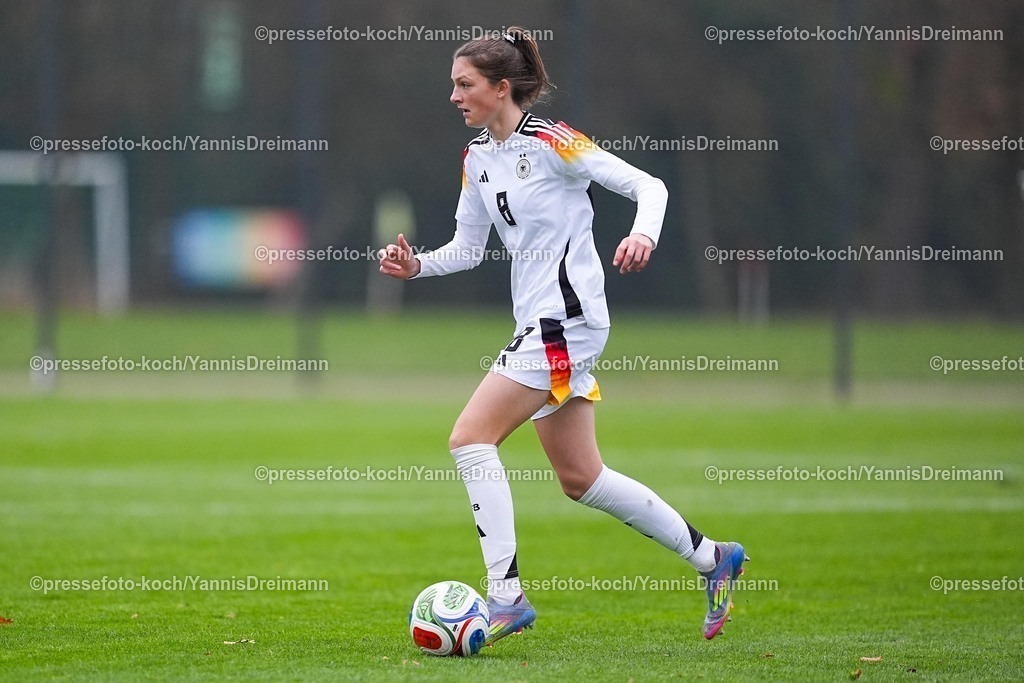 xYDRx26112502022 | 26.11.2025, xydrx, Fußball, Länderspiel, EM-Qualifikation U19-Frauen, Belgien - Deutschland, Sportschule Wedau: Lotta Wrede (GER #8)
