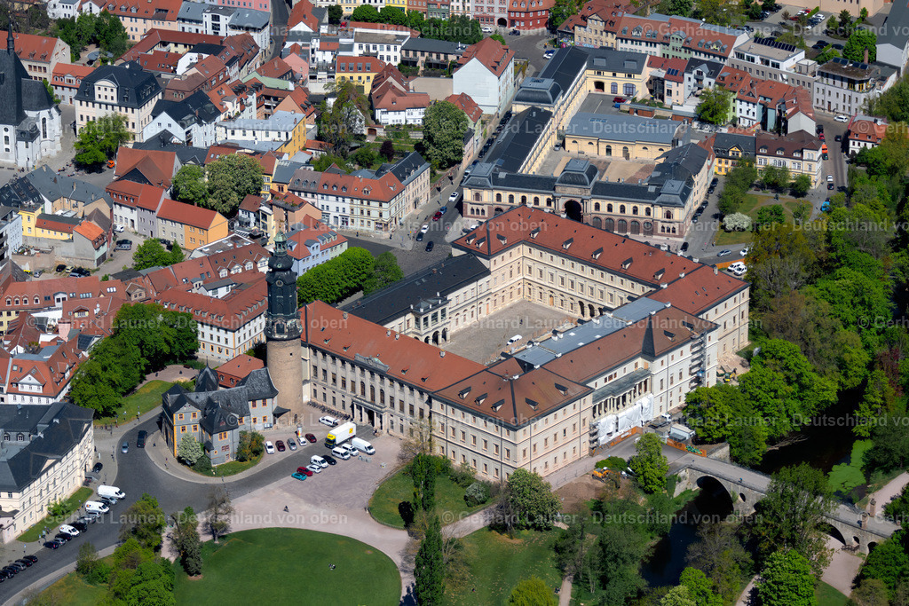 4026813 | WEIMAR 07.05.2020 Schloss- Turm am " Stadtschloss Weimar " und Bastille am Burgplatz in Weimar im Bundesland Thüringen, Deutschland. Weiterführende Informationen bei: Klassik Stiftung Weimar. // Castle tower at Castle Stadtschloss Weimar and Bastille in Weimar in the state Thuringia, Germany. Further information at: Klassik Stiftung Weimar. Foto: Gerhard Launer