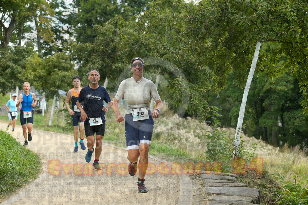 250824_1356_EX1_4302 | Sportfotografie im Rhein-Sieg Kreis, Köln, Bonn, NRW, Rheinland Pfalz, Hessen, etc. Unser Tätigkeitsfeld umfasst den Laufsport vom Volkslauf über den Marathon, Duathlon, Triathon bis zum Ultralauf wie Kölnpfad Ultra oder Schindertrail.