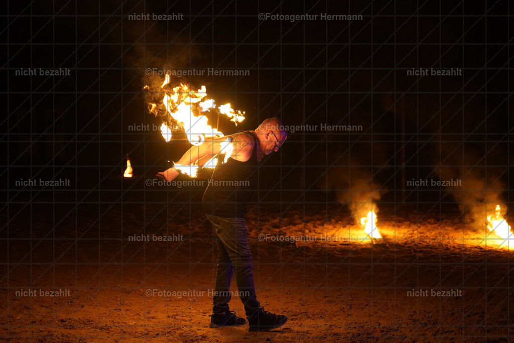 20240824-FAH08892 | Professionelle Turnier- und Reitsportfotografie - mit dem Finger am Auslöser. Pferdebilder aus dem Reitsport von den Turnierfotografen  Bayern , Pferdefotograf Bayern, Pferdeshooting Turnierbilder, Hochzeitsfotograf, Eventfotograf, Hochzeitsbilder