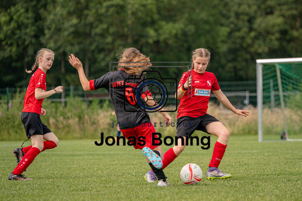 Fußball I E-Junioren I Saison 2025-2026 I OM-Cup Lüsche I Samstag  I 22815 | jns.sportfotos - Realisiert mit Pictrs.com