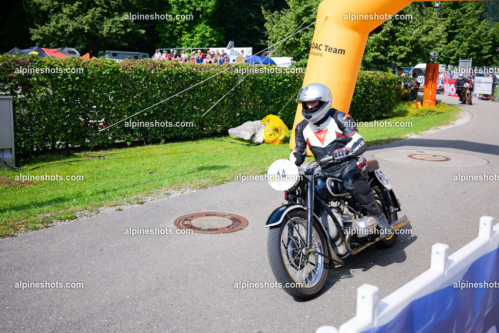 P1025953 | Erleben Sie atemberaubende, hochqualitative Fotos Ihrer Fahrt entlang der malerischen Alpenstraßen. Besuchen Sie alpineshots.com, um professionelle Aufnahmen Ihrer unvergesslichen Reise zu finden und zu kaufen - Realisiert mit Pictrs.com