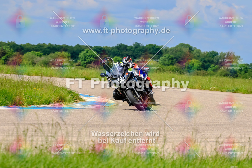 MotoTeam-0689 | Hier findet Ihr Bilder von Touristenfahrten auf der Nürburgring Nordschleife oder von anderen Veranstaltungen die ich besucht habe. Viel Spass beim Durch Schauen 