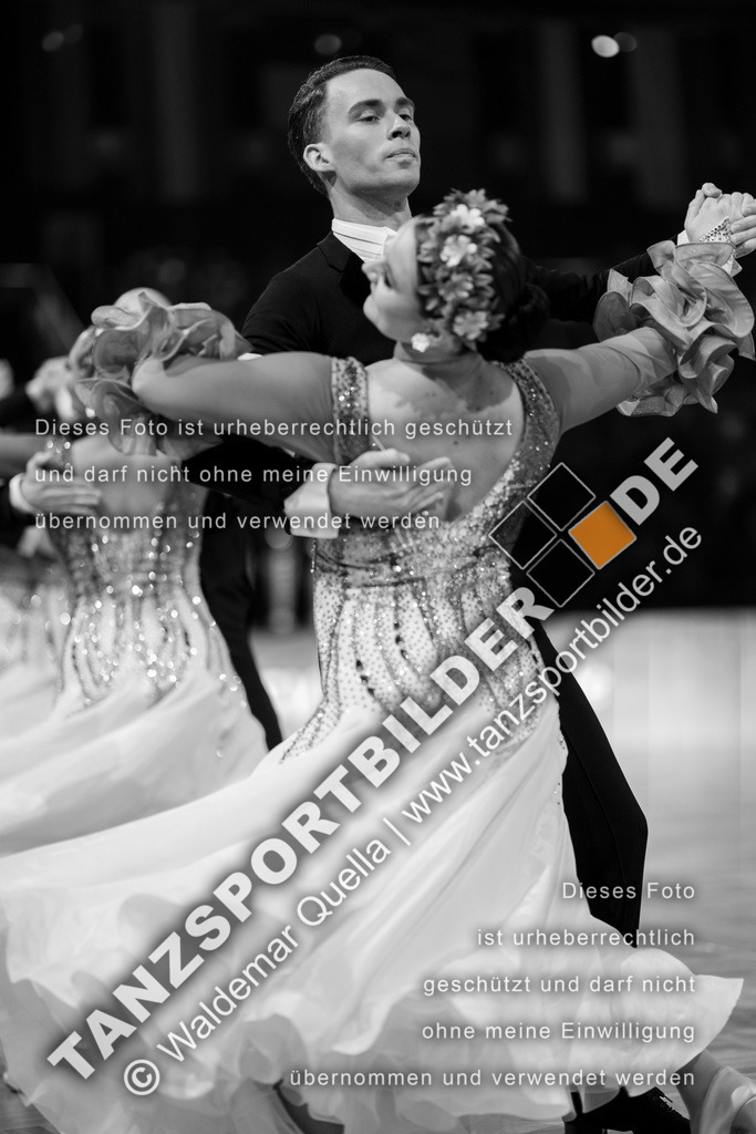 20251206-03116 | Hier finden Sie Tanz Bilder vom Latein und Standard Formationen tanzen. Sportbilder vom Tanzsport. Schöne Fotos und von Weltmeisterschaft, Europameisterschaft, Bundesliga, Regionalliga, Oberliga und Landesliga sowie von GOC Stuttgart, DanceComp, WM Bremen