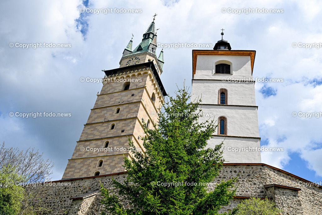 Slowakei_ Banskobystricky kraj_ Kremnica_ 23.04.2025-40 | 23.04.2025, Slowakei, SVK, Banskobystrický kraj, Kremnica, im Bild Kremnica ist eine Stadt und ehemalige Bergstadt in der Mittelslowakei, Stadtansichten, Themenbilder, Sehenswuerdigkeiten, Historische Gebauede, Stadtburg Kremnica mit der Katharinenkirche 