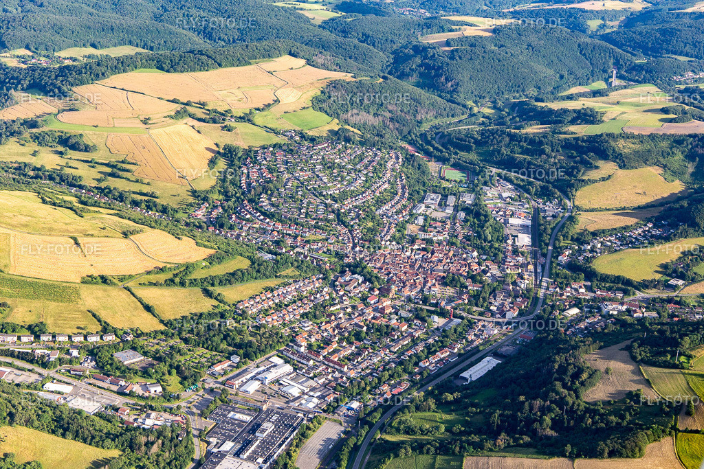 Ortsansicht von Norden | Luftbild: Ortsansicht von Norden in Rockenhausen im Bundesland Rheinland-Pfalz in Deutschland. Foto: IMG_142202.jpg vom 07.07.2024 durch ©2025 Werner Riehm fly-foto.de/copyright - Realisiert mit Pictrs.com