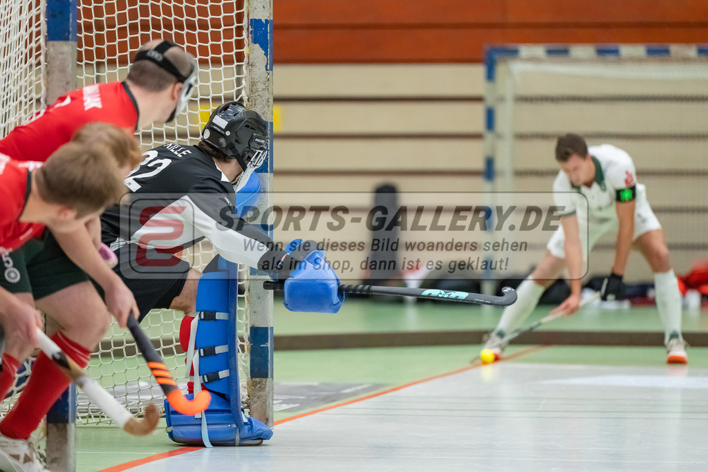 HK_20240114_108174 | 1. Bundesliga Herren Crefelder HTC - Uhlenhorst Mülheim am 14.1.2024 Halle Glockenspitz, Krefeld , Lasse Kille Torwart ( Crefelder HTC #32 )