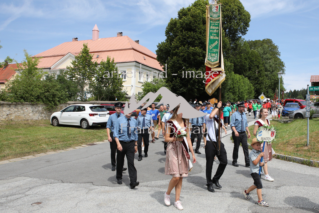 OE7A0534 | Festzug nach dem Feldgottesdienst um das Dorf Ludwigsthal