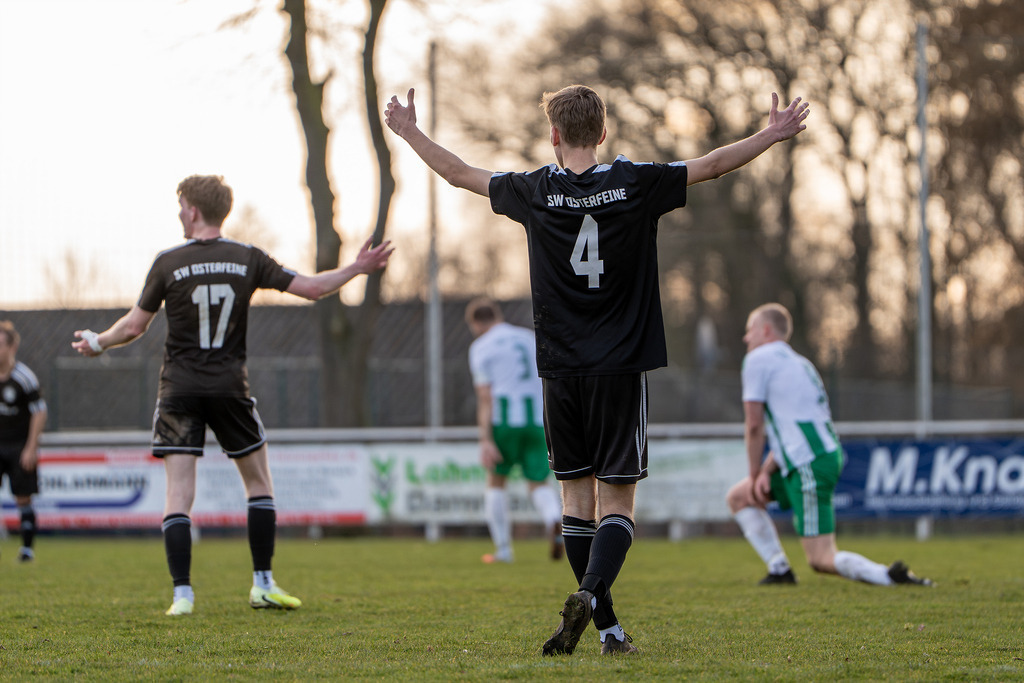 Fußball I Herren I Saison 2025-2026 I Bezirksliga Weser-Ems 4 I 21. Spieltag I TuS Lutten - SW Osterfeine I 4432 | jns.sportfotos - Realisiert mit Pictrs.com