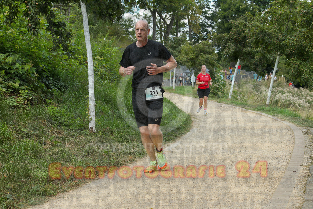 250824_1258_EX1_1031 | Sportfotografie im Rhein-Sieg Kreis, Köln, Bonn, NRW, Rheinland Pfalz, Hessen, etc. Unser Tätigkeitsfeld umfasst den Laufsport vom Volkslauf über den Marathon, Duathlon, Triathon bis zum Ultralauf wie Kölnpfad Ultra oder Schindertrail.