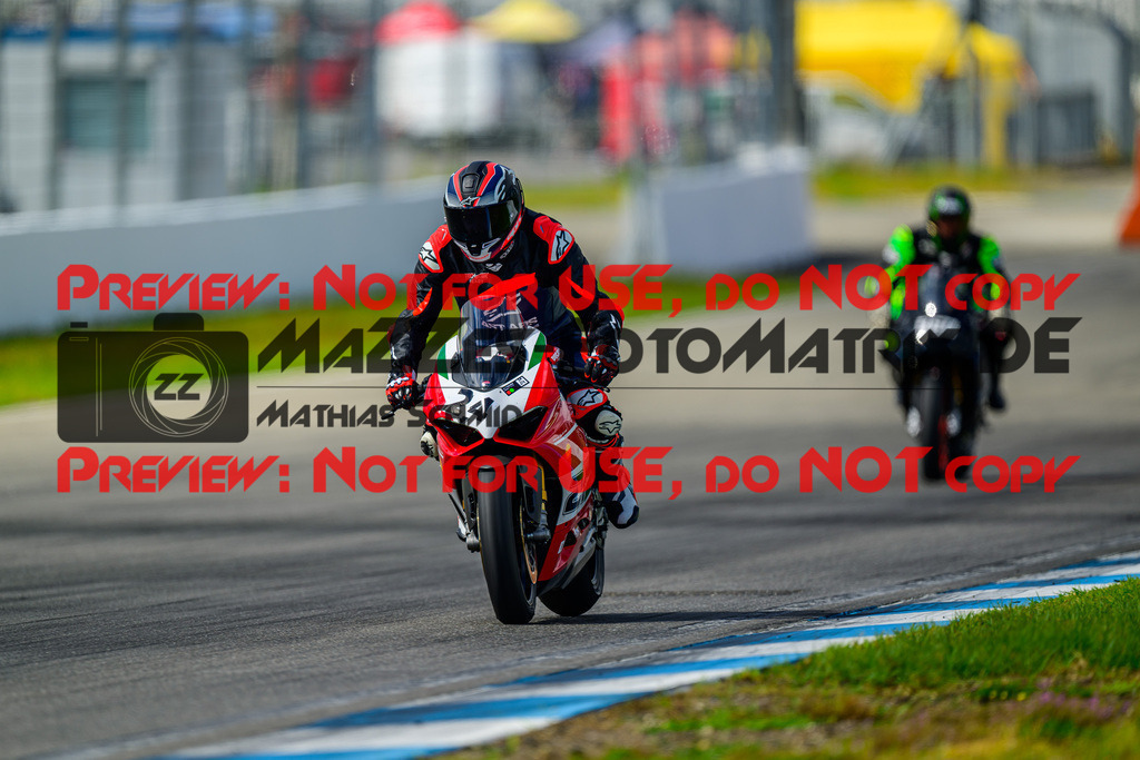 MaZZes_FotoMatrix_240615_6603 | WEISS