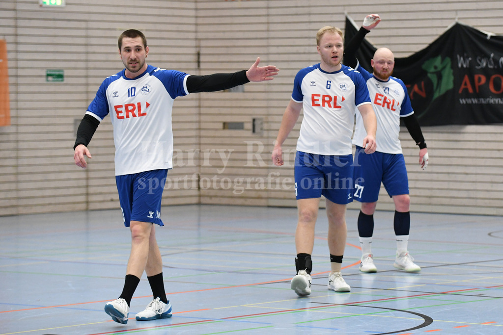 HC Deggendorf : TSV Simbach II   | v.i. Alexander Kohlbauer  (HC Deggendorf  #10); Jan Stengl  (HC Deggendorf  #6); Michel Poek (HC Deggendorf #27 - Realisiert mit Pictrs.com