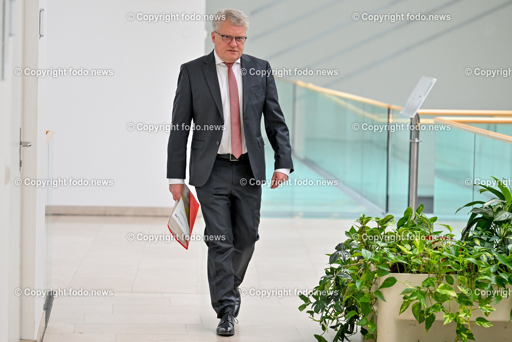 Klaus Luger (SP_ Bgm. der Stadt Linz)_ 10.03.2023-2 | 10.03.2023, Altes Rathaus, AUT, Buergermeister Klaus Luger, im Bild Klaus Luger (SP, Buergermeister der Stadt Linz) 