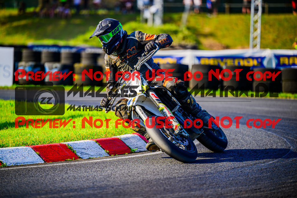 MaZZes_FotoMatrix_240511_6021986_9076 | UE40