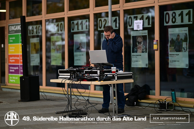 Süderelbe Halbmarathon 2025 I 09.11.2025 I Fotograf_DerSportfotograf.I 00519 | Der Sportfotograf. - Realisiert mit Pictrs.com