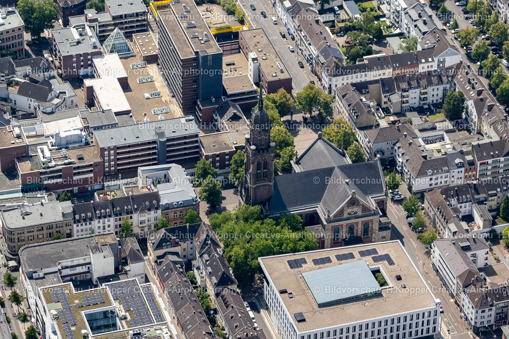 Lufbilder Krefeld-5623 | Kirchengebäude im Altstadt- Zentrum der Innenstadt am Dionysiusplatz in Krefeld im Ruhrgebiet im Bundesland Nordrhein-Westfalen, Deutschland. - Realisiert mit Pictrs.com