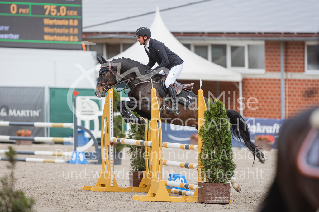 250506_Mühlen_SprPf-A2-253 | Deine schönsten Turniermomente als professionelle Fotos! Entdecke hochwertige Pferdesport-Fotografie im Online-Shop. Jetzt Fotos finden & bestellen!