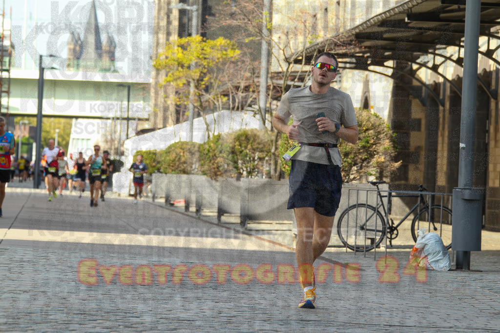 250920_1456_EV4_7656 | Sportfotografie im Rhein-Sieg Kreis, Köln, Bonn, NRW, Rheinland Pfalz, Hessen, etc. Unser Tätigkeitsfeld umfasst den Laufsport vom Volkslauf über den Marathon, Duathlon, Triathon bis zum Ultralauf wie Kölnpfad Ultra oder Schindertrail.