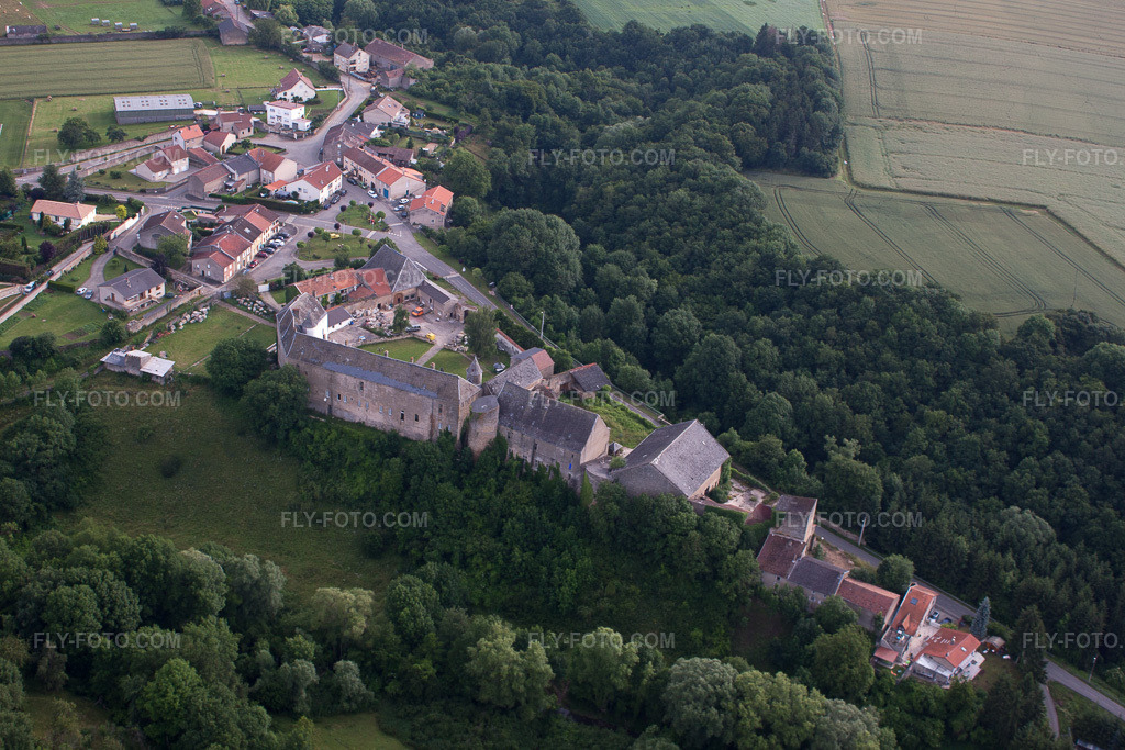 Aerial view: View of the town in Roussy-le-Village in the state Moselle, France.Photo: IMG_50636.jpg taken on 06/24/2012 by Werner Riehm/FLY-FOTO.comResolution of the original: 4752 x 3168 px