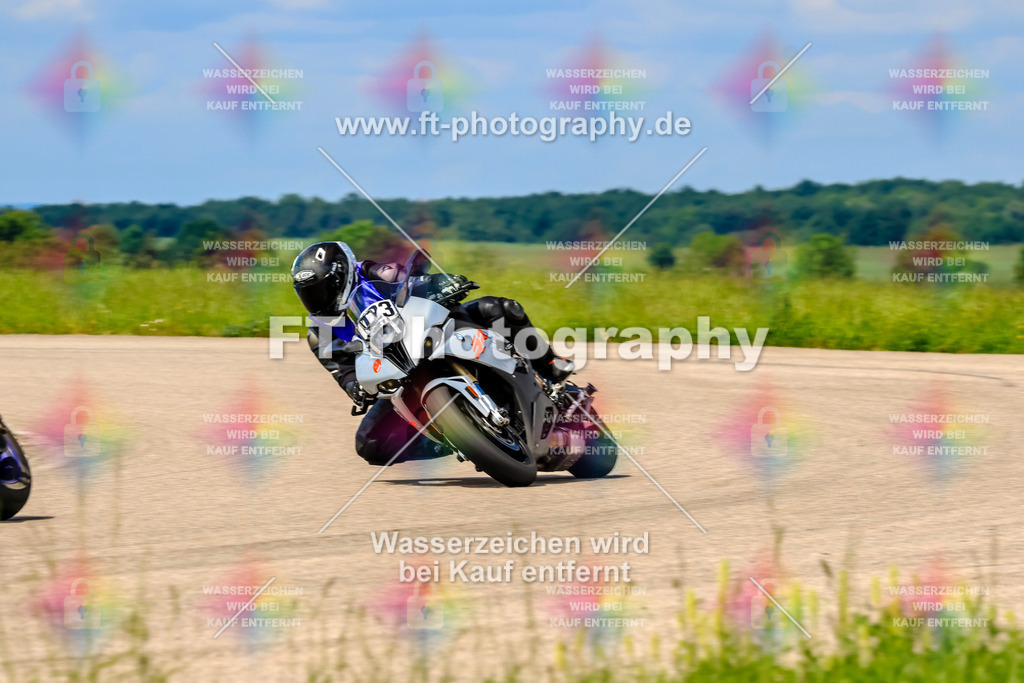 MotoTeam-0655 | Hier findet Ihr Bilder von Touristenfahrten auf der Nürburgring Nordschleife oder von anderen Veranstaltungen die ich besucht habe. Viel Spass beim Durch Schauen 