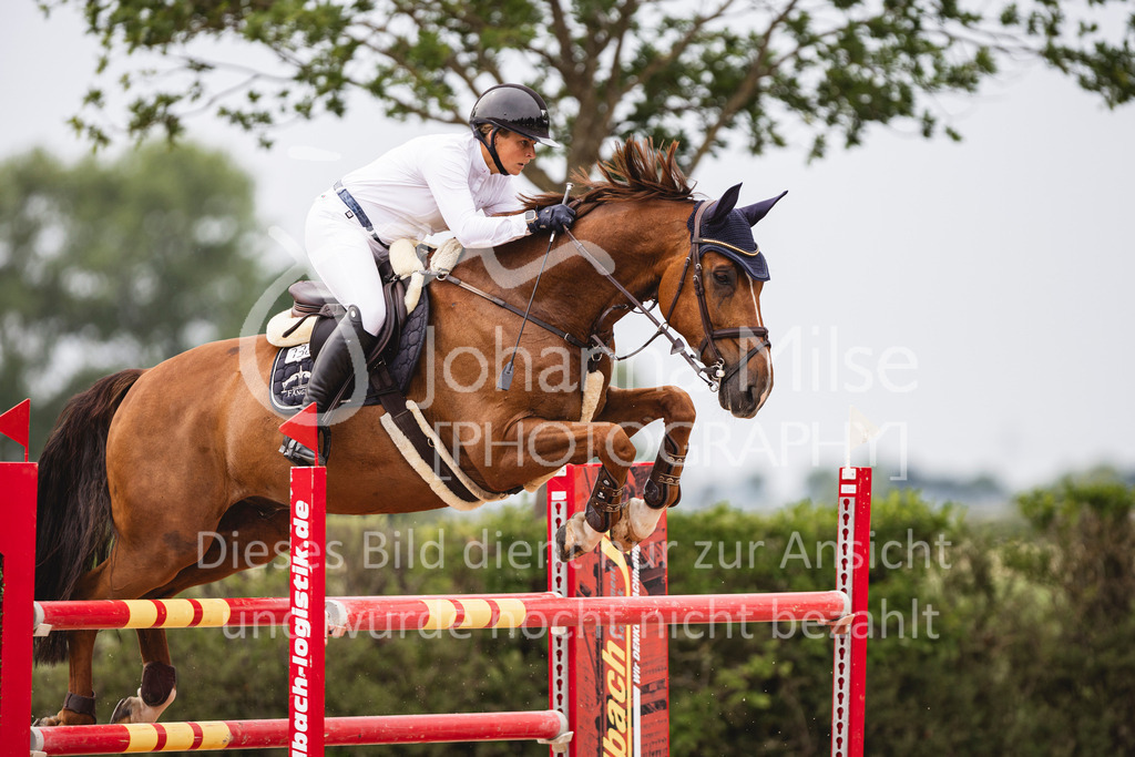 250622_Lemwerder_M2-SprmstAnf-836 | Deine schönsten Turniermomente als professionelle Fotos! Entdecke hochwertige Pferdesport-Fotografie im Online-Shop. Jetzt Fotos finden & bestellen!