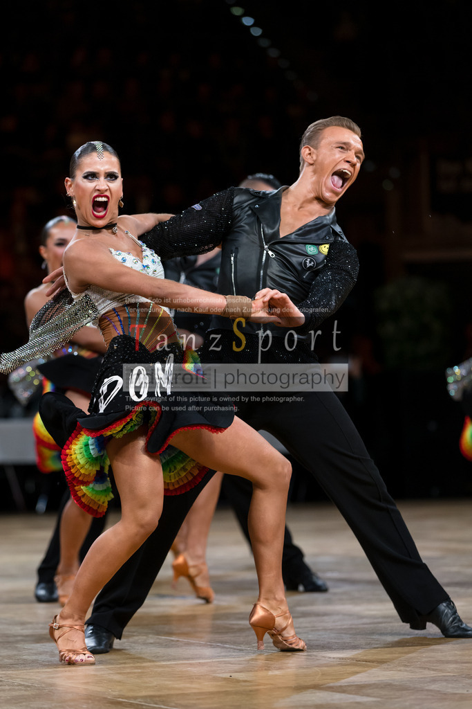 20241109_DM-Formationen_6381 | Tanzsportbilder, Standardtanz, Lateintanz, WDSF, DTV, LTVB, dancecomp, goc, hessen tanzt, blaues band der spree, walzer, tango, wiener walzer, slowfox, quickstepp, samba, rumba, cha-cha-cha, paso doble. jive, hd-kroft photography, turniertanzsport