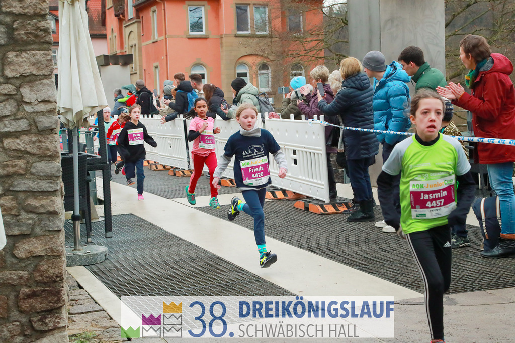 400m AOK Junior Cup | 3 Koenigslauf 2024 400m AOK Junior Cup - Realisiert mit Pictrs.com