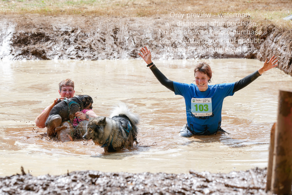 Schlamm_mit_Hund (327 von 460) | stephaniefillaphotographie - Realisiert mit Pictrs.com