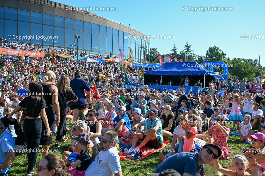 Kinderklangwolke Linz 2023_ 10.09.2023-19 | 10.09.2023, Donaulaende Linz, AUT, Kinderklangwolke 2023, im Bild Kinderklangwolke, Buehne, Zuschauer