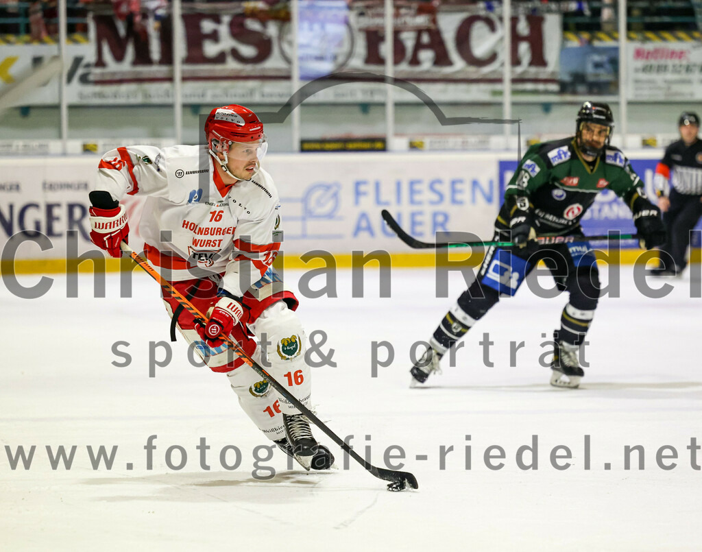 2023-03-19_089_TSV_Erding_gegen_TEV_Miesbach | Erding, Deutschland, 19.03.2023:
Eishockey, Bayernliga Playoffs 2022 / 2023, Halbfinale, TSV Erding gegen TEV Miesbach, Endergebnis: 

Patrick Asselin (TEV Miesbach, #16)

Foto: Christian Riedel / fotografie-riedel.net