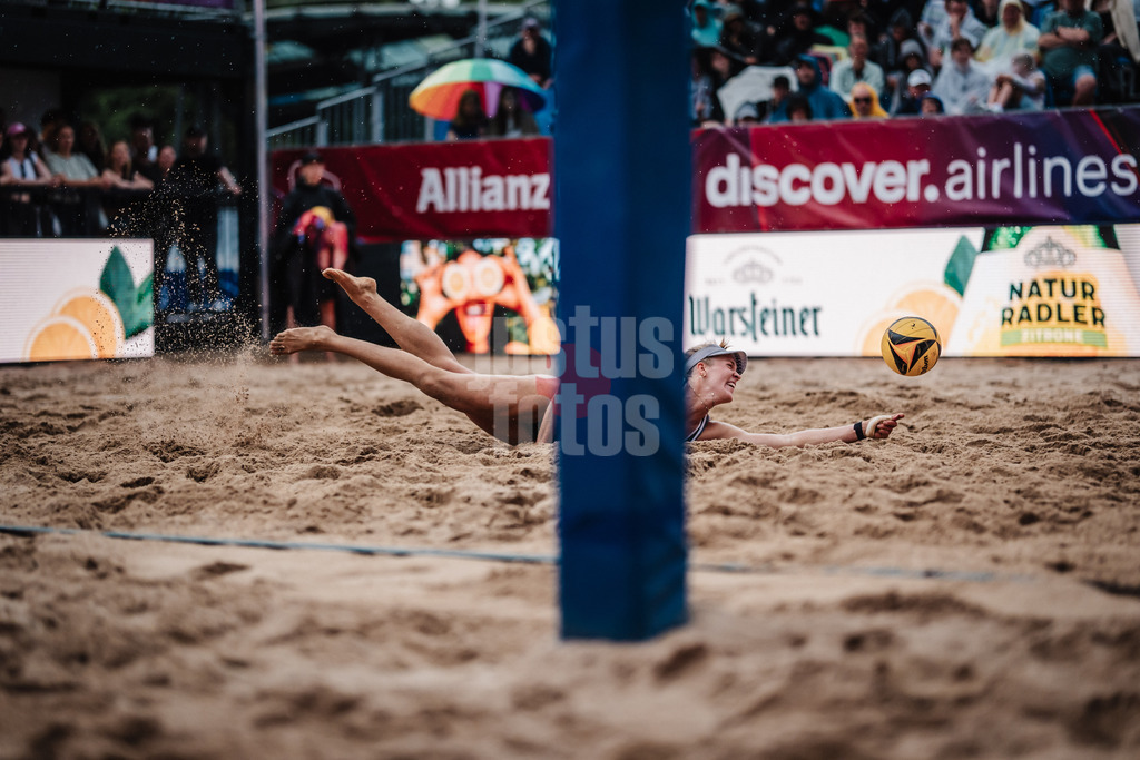 Beachvolleyball | Frauen | Allianz German Beach Tour 2025 | Tourstop Hamburg | 01.06.2025 | Melanie Paul springt zum Ball