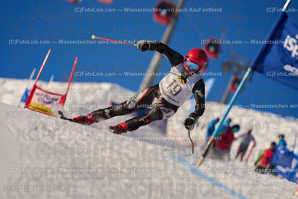 ALP2488_MASTERS-Cup_GS-B Herrn_Tschernutter Andreas | (C)FotoLois.com, Alois Spandl. FIS Masters-Cup Wildschönau, Giant Slalom auf der Piste Schatzberg GS, Siegerehrung auf dem Dorfplatz Niederau, Sa 13. Januar 2024.