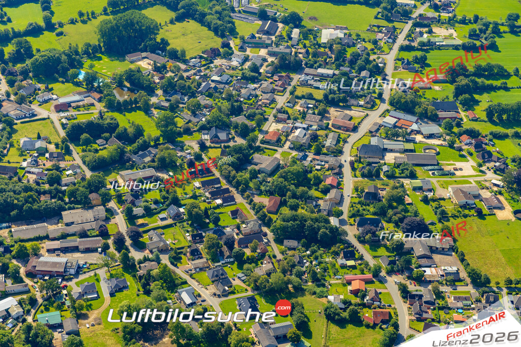 Luftbild der Stadt Dellstedt - Die Luftaufnahme wurde 2025 vom UL-Flugzeug heraus erstellt ( keine Drohne ) - Hochauflösende Luftaufnahme - für professionelle Ausdrucke geeignet. Die Geschenkidee !Hier alle&nbsp;Infos zur Lizenzierung der LuftaufnahmeWir fliegen auch dieses Jahr wieder in Ihre Region um Luftbilder zu erstellen.- Luftbild anfragen