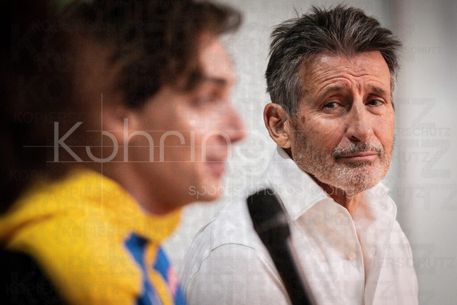 World Athletics Indoor Championships Kujawy Pomorze 26, 22.03.2026 | TORUN, POLAND - MARCH 22:  Lord Sebastian Coe and Mondo Duplantis (SWE) during the presentation conference for the Ultimate Championships Budapest 26 during the World Athletics Indoor Championships Kujawy Pomorze 26 on day 3 / session 1 at Kujawsko-Pomorska Arena Torun on March 22, 2026 in Torun, Poland. 