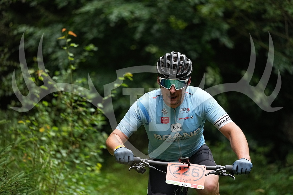 FC109864 | Fotogalerie der Treibjagd im Dunkelwald - Dein MTB Etappenrennen im Erzgebirge - Realisiert mit Pictrs.com