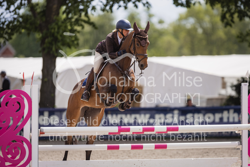 230516_Mühlen_03SprPf-A-346 | Deine schönsten Turniermomente als professionelle Fotos! Entdecke hochwertige Pferdesport-Fotografie im Online-Shop. Jetzt Fotos finden & bestellen!