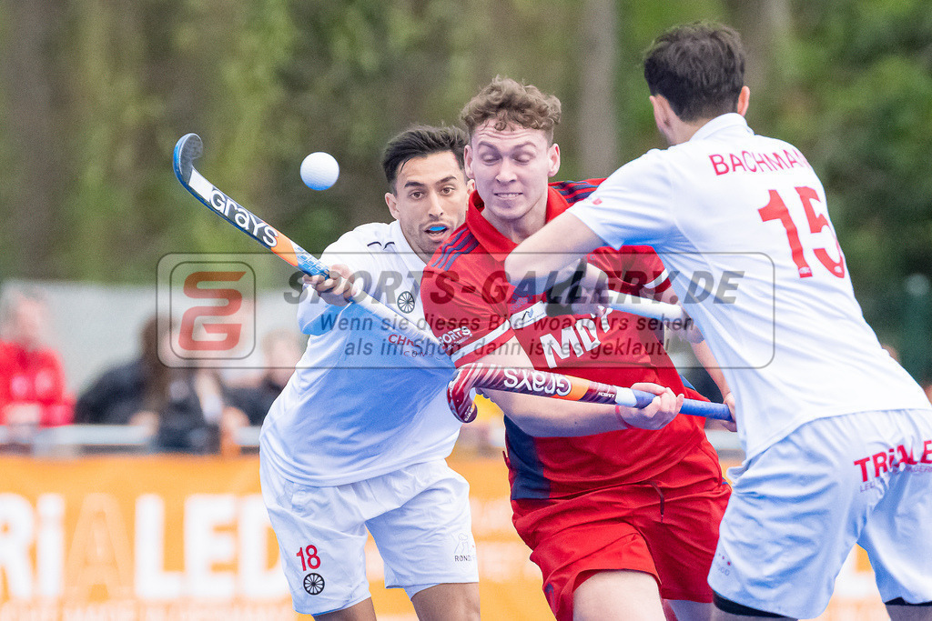 HK_20230422_107233-2 | 1. Bundesliga Herren Crefelder HTC - Düsseldorfer HC am 22.4.2023 Krefelder HTC ( CHTC ), Krefeld , Kelner Maximilian ( Düsseldorfer HC #7 ) , Bachmann Lucas Maximilian ( Crefelder HTC #15 )
