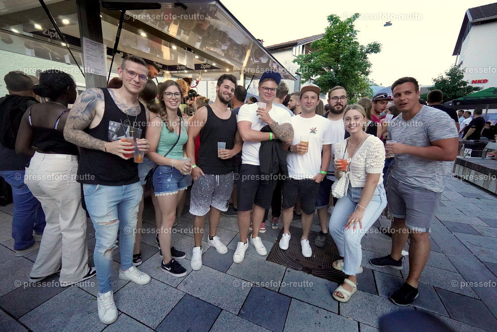 12-news-2023-Juli15-Marktfest_Reutte2-DSC01671 | Info aus dem Bezirk Reutte/Ausserfern Tirol sowie eine umfangreiche Bilddatenbank über die gesamte Region: Lechtal, Talkessel Reutte, Tannheimertal, Zwischentoren. Lech, Plansee, Zugspitze, Grenztunnel, B179, Fernpassstraße, Verkehr, Lawinen, Tradition, - Realisiert mit Pictrs.com