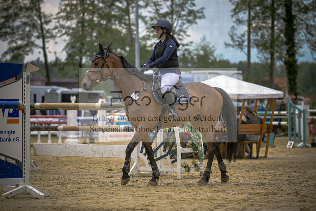 20240505-DOS_2440 | Entdecke hochwertige Reitturnierfotos von Foto Oger. Professionell, emotional und authentisch – jetzt Lieblingsmomente im Shop bestellen.Deutschlandweite Turnierfotografie. - Realisiert mit Pictrs.com