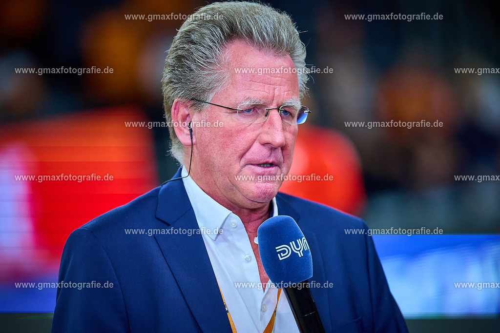 GER, ratiopharm ulm gegen FC Bayern, Basketball, 2. PlayOff, Finale, EasyCredit Bundesliga, Spielzeit 2024/2025, 18.06.2025 | Stefan Holz (BBL-Geschaeftsfuehrer) im Halbzeitinterview mit DYNGER, ratiopharm ulm gegen FC Bayern, Basketball, 2. PlayOff, Finale, EasyCredit Bundesliga, Spielzeit 2024/2025, 18.06.2025Foto: Eibner-Pressefoto/Gerald Oelze-de Stoppany