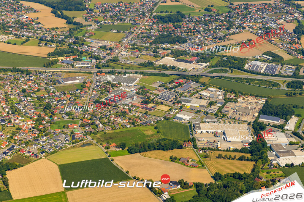 Klassische Luftaufnahme ohne Drohne zeigt:Bennierwald bei Melle - Die Luftbildaufnahme wurde 2025 vom UL-Flugzeug heraus erstellt ( keine Drohnenaufnahme ) - Hochauflösende Luftaufnahme -Nicht vergleichbar mit Google Maps oder Satelittenbilder- Die Geschenkidee !Mit Lizenz und Bildrechte bestellbar