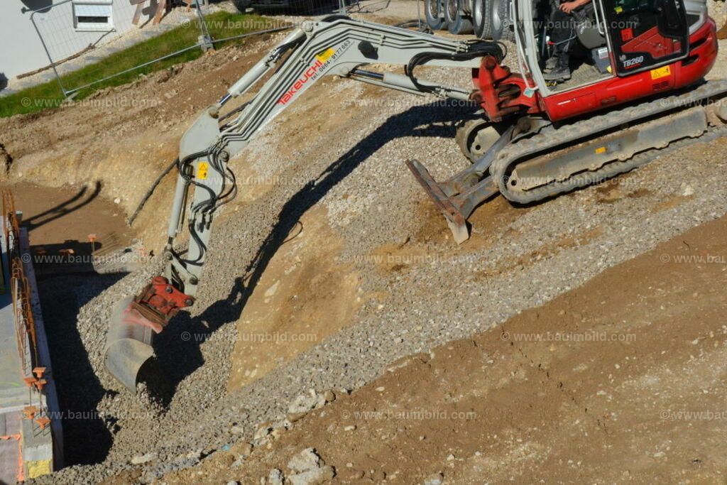 bib-lg02-erdarbeiten-0165 | Nach LV-Leistungsgruppen sortierte Detailfotos über den Bau eines Hauses. Alle Hausbau-Bilder direkt vom Urheber und Autor der Website Haus-Selber-Bauen.com