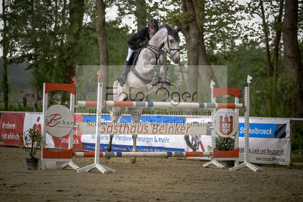20240505-DOS_3425 | Entdecke hochwertige Reitturnierfotos von Foto Oger. Professionell, emotional und authentisch – jetzt Lieblingsmomente im Shop bestellen. - Realisiert mit Pictrs.com